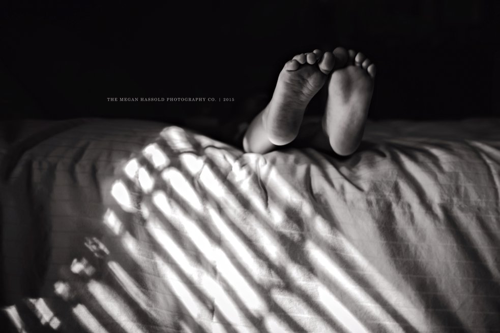 toes in light-0001-WM_WEB